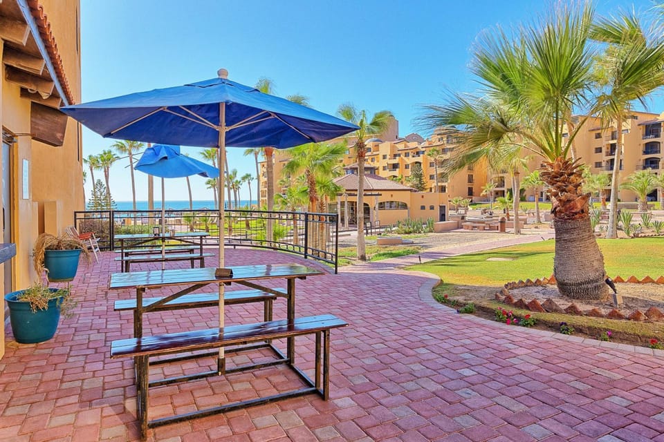 Restaurant/places to eat, Restaurant/places to eat