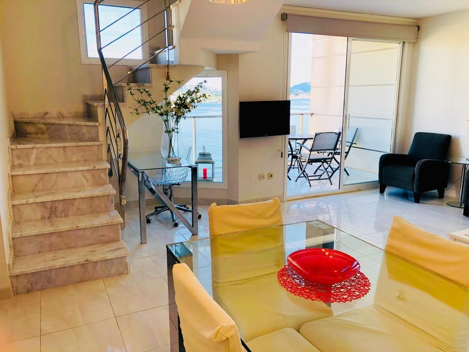 TV and multimedia, Balcony/Terrace, Living room, Seating area, Dining area