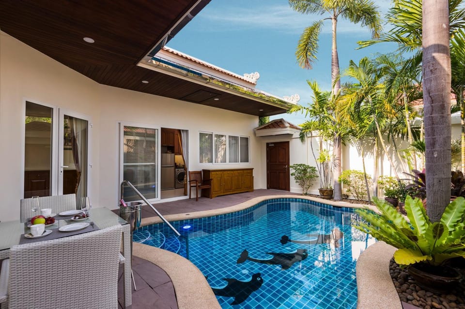 Pool view, Swimming pool