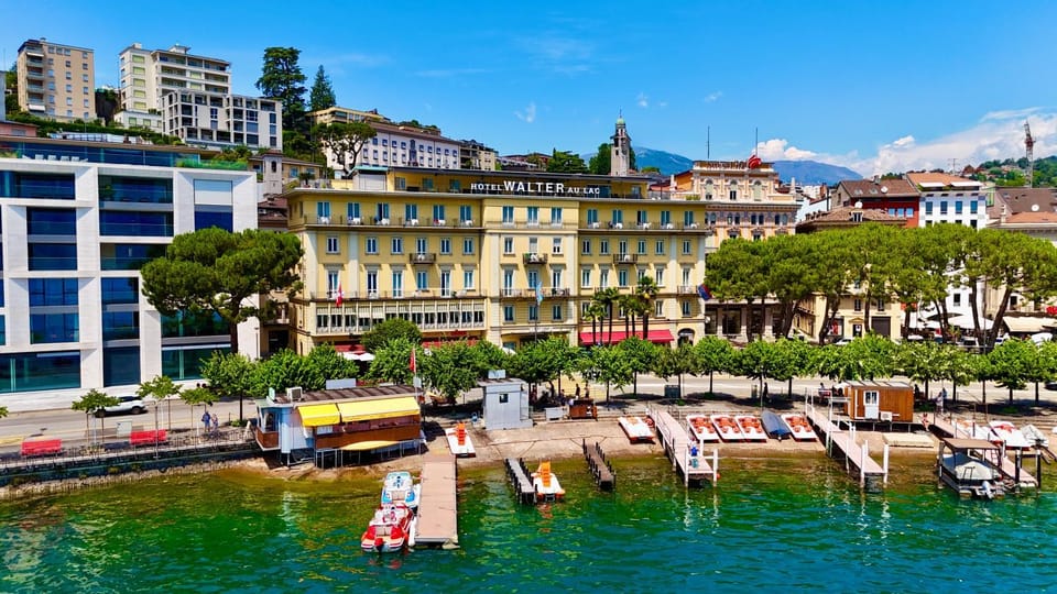Property building, Facade/entrance, Summer