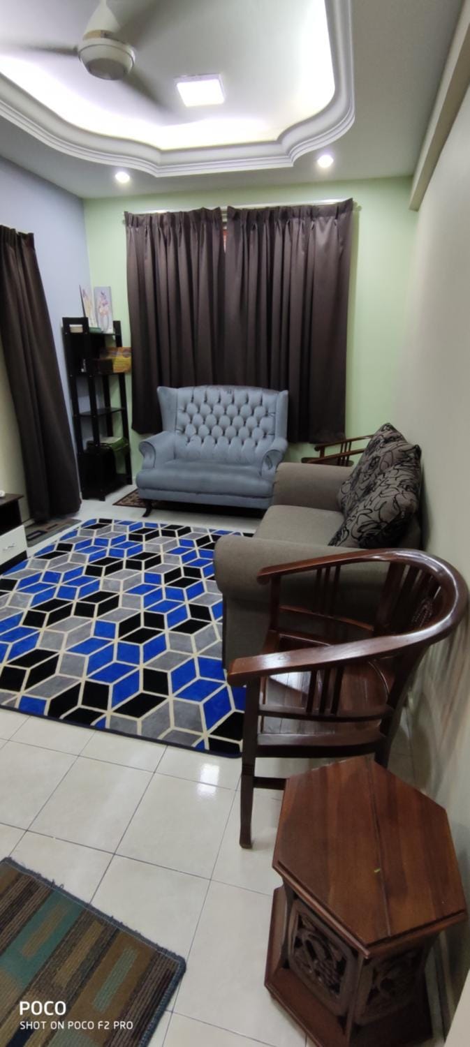 Cikgu Azue Homestay with lift 1floor security gate Apartment in Hulu Langat