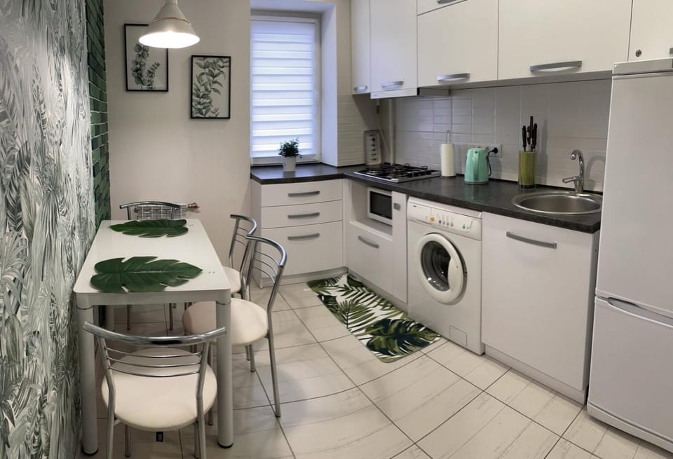 Kitchen or kitchenette, Dining area, dishwasher, minibar, stove, kitchen