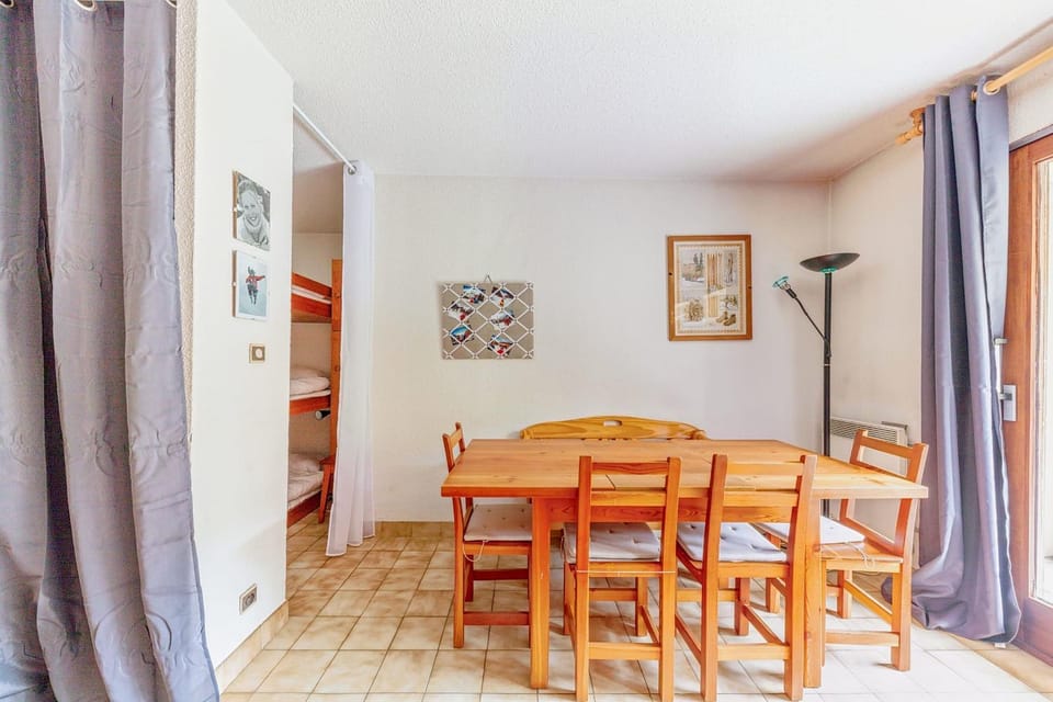 Apartment Near The Slopes La Salle Des Alpes Apartment in Saint-Chaffrey