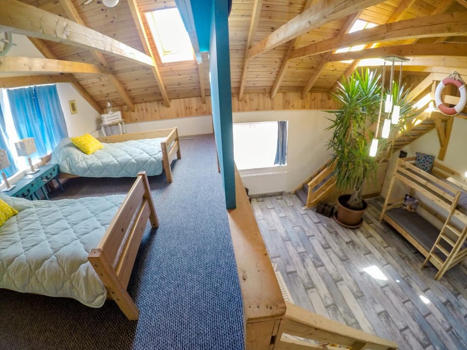bunk bed