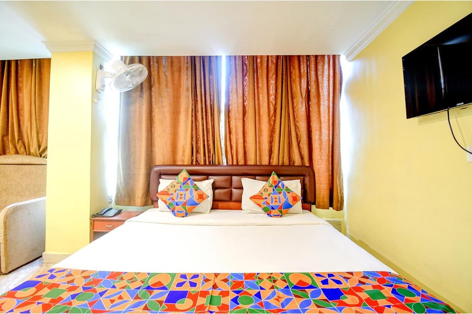 Communal lounge/ TV room, TV and multimedia, Photo of the whole room, Bedroom