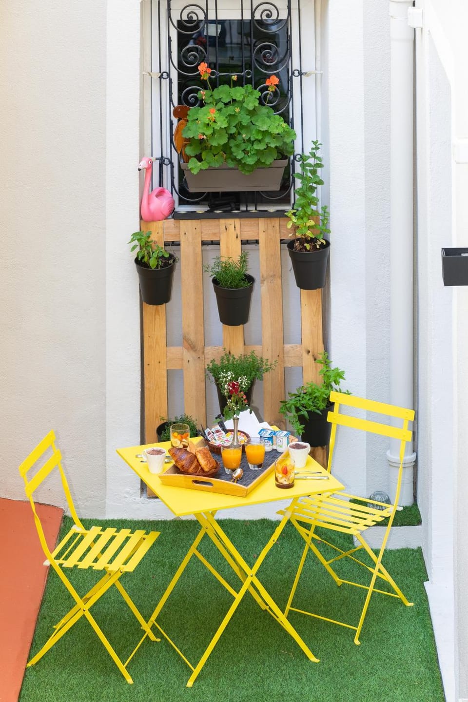 Patio, Food and drinks, Food, Breakfast