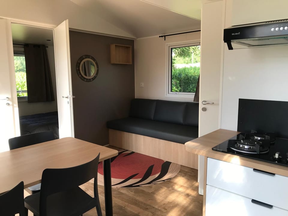 Kitchen or kitchenette, Living room, Dining area