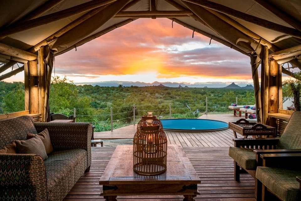 Communal lounge/ TV room, Balcony/Terrace, Swimming pool, Sunset