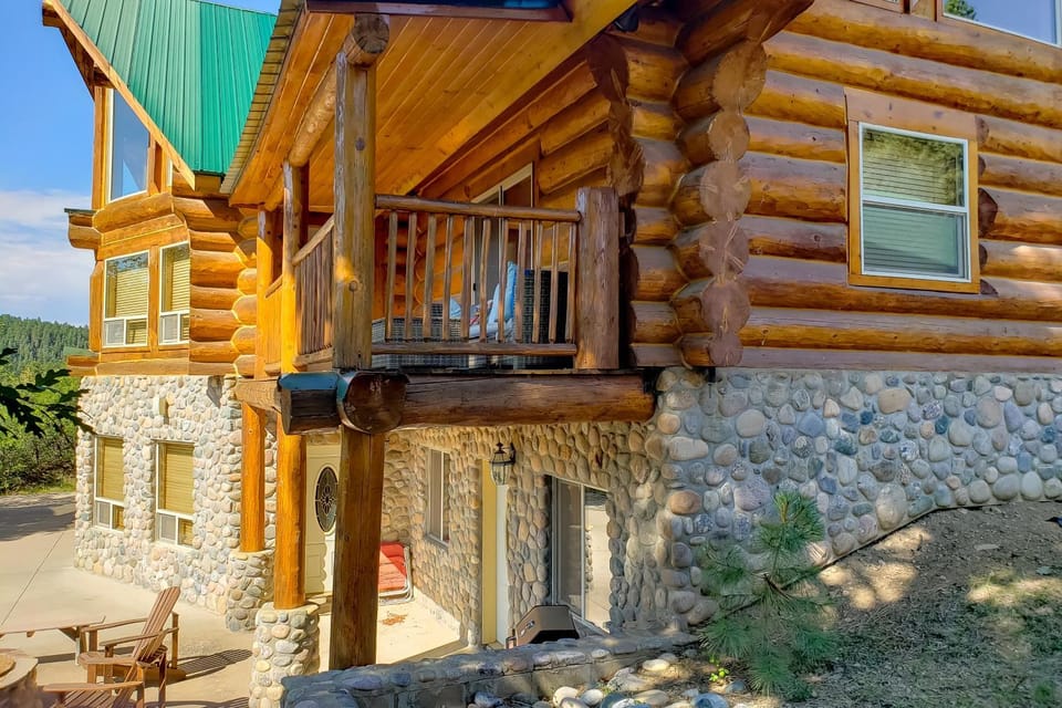 Sunflower Lodge House in Colorado
