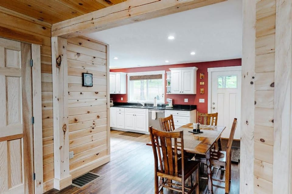 Kitchen or kitchenette, Seating area, Dining area, kitchen