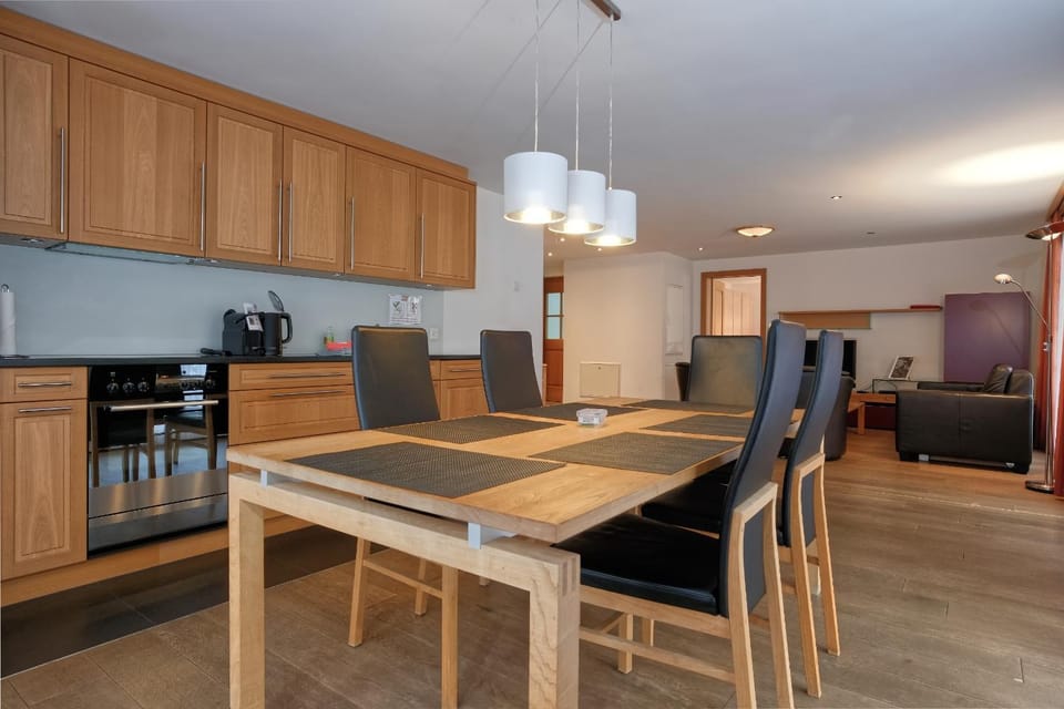 Kitchen or kitchenette, Living room, Dining area