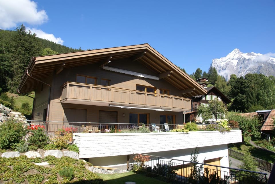 Property building, Day