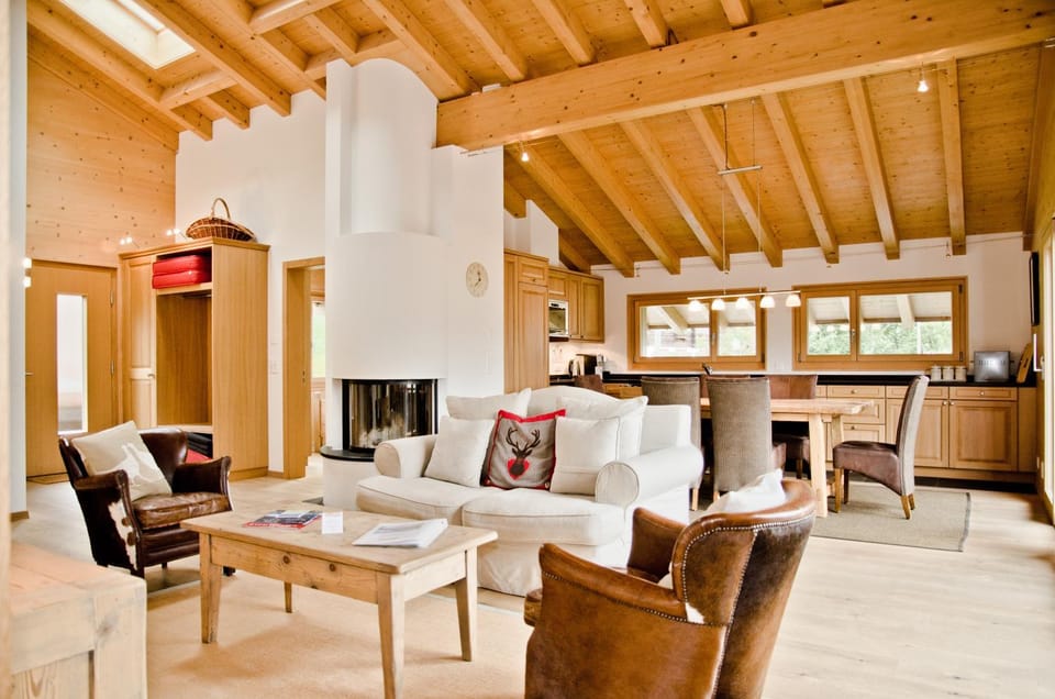 Kitchen or kitchenette, Living room, Dining area