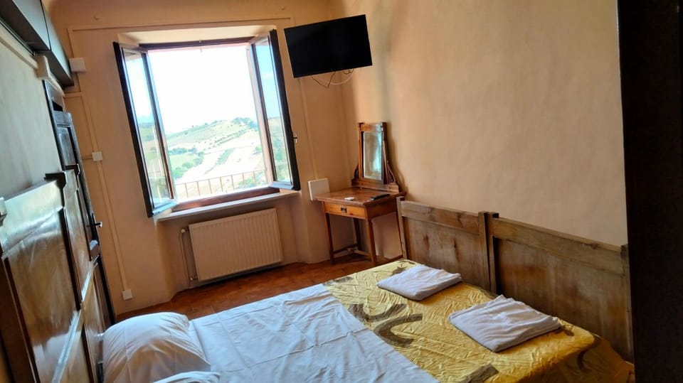 casa di Faustina (albergo diffuso) Bed and Breakfast in Marche