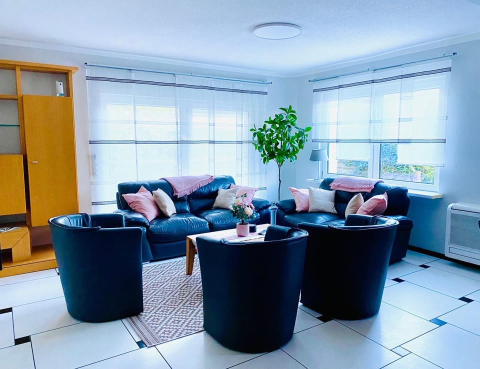 TV and multimedia, Living room, Seating area, Garden view, fireplace, internet, acessibility, air conditioner