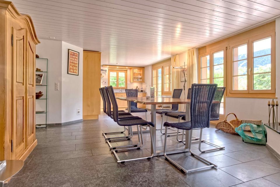 Seating area, Dining area