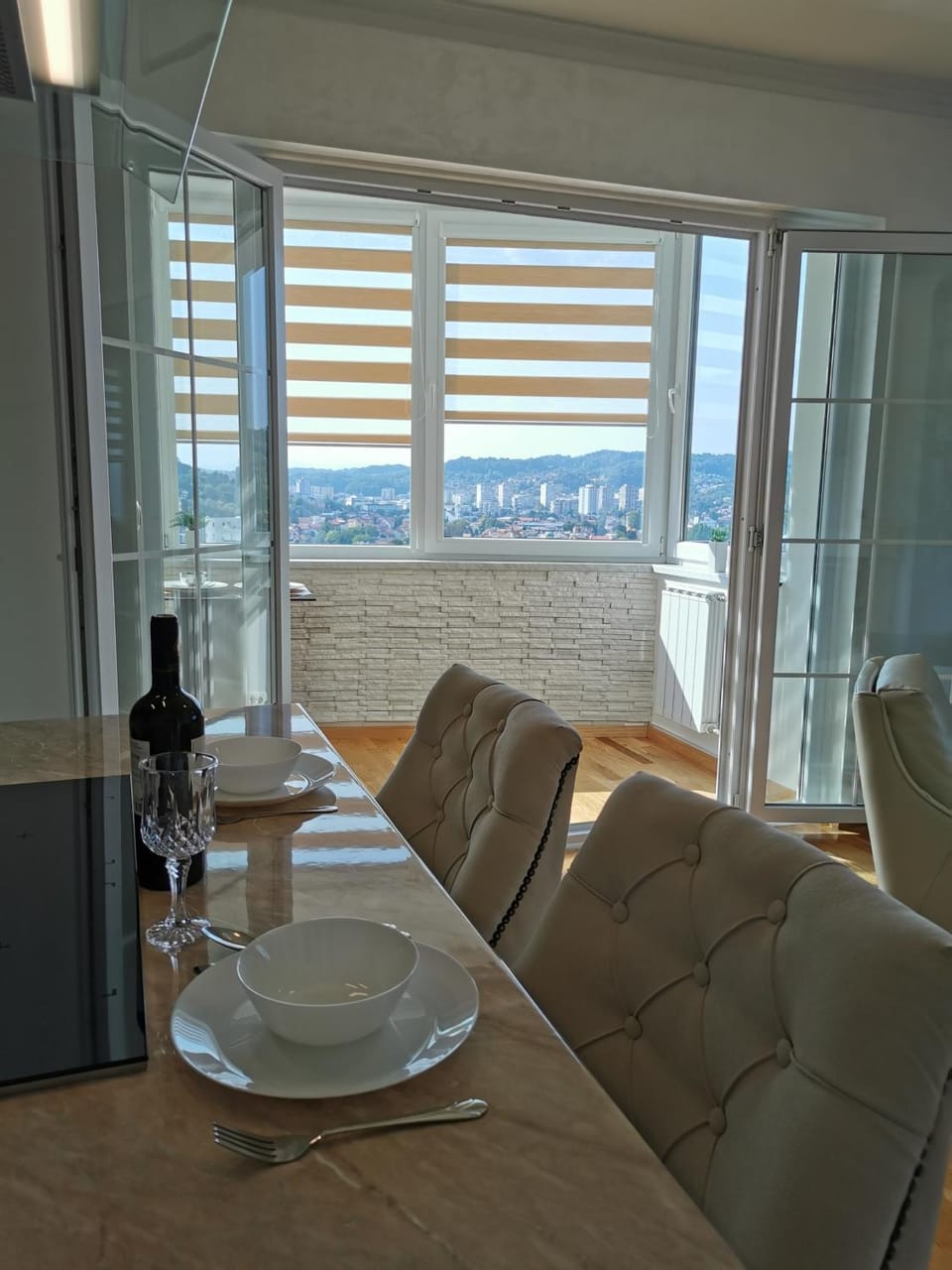 Dining area, City view, Landmark view