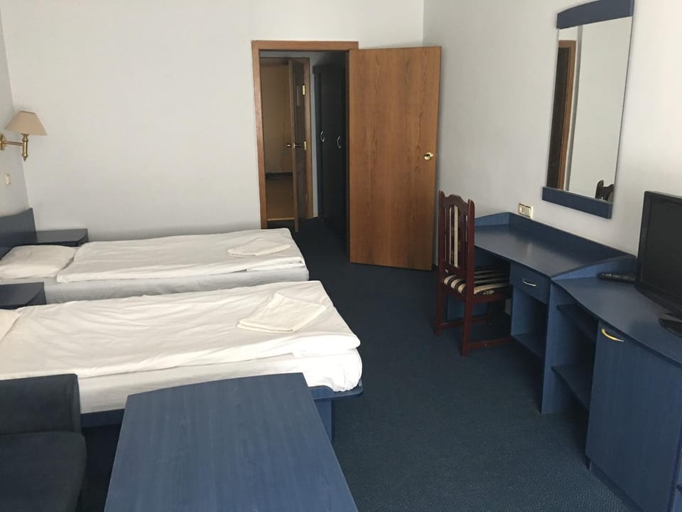 Bed, Other, Photo of the whole room