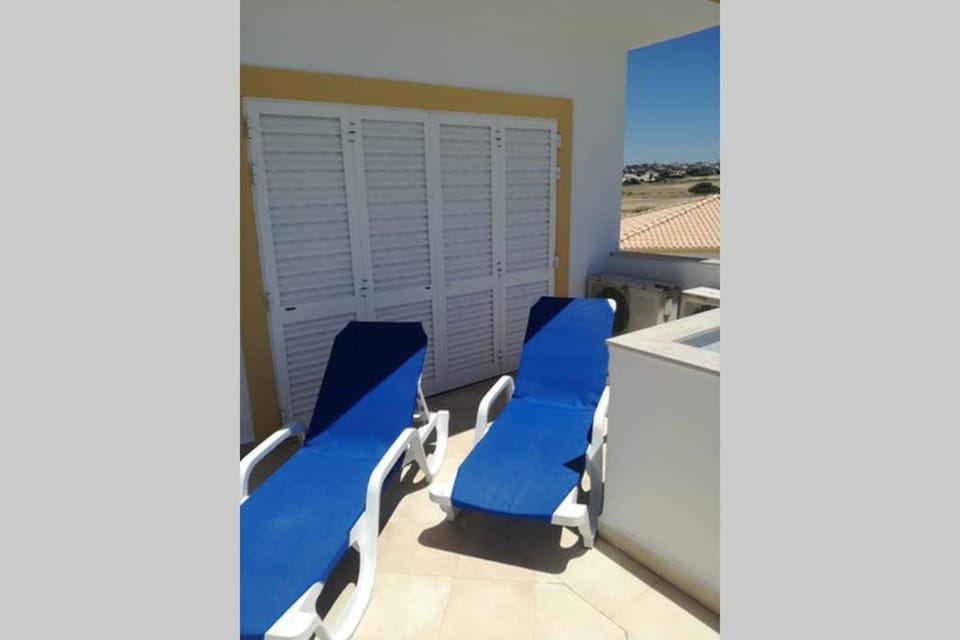 Sunny Dreams Galé Apartment in Guia
