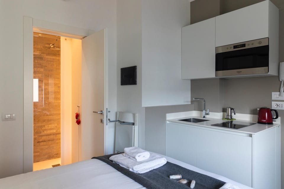 Kitchen or kitchenette, Bedroom