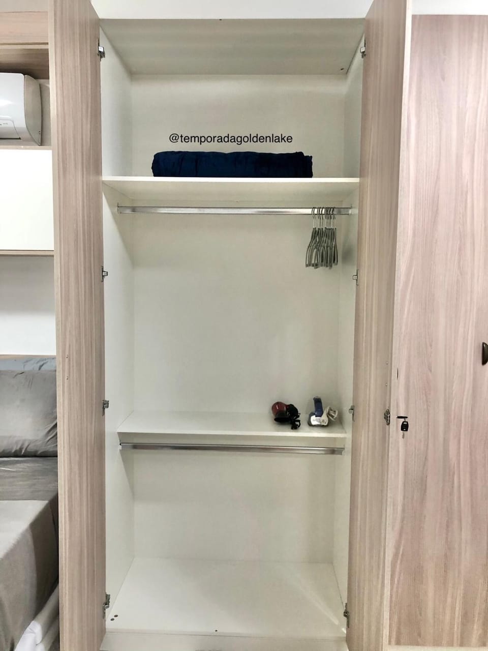 Bedroom, furniture, heating, microwave
