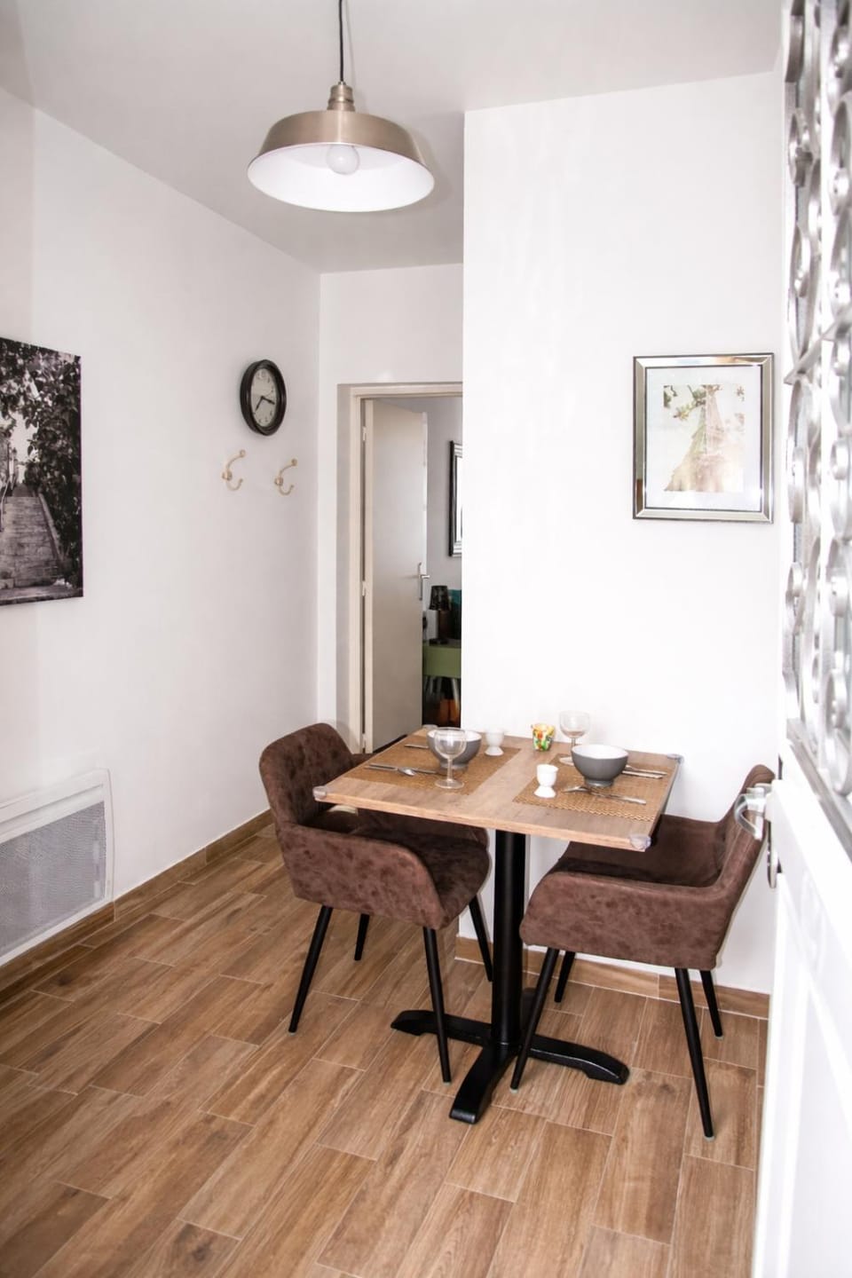 Seating area, Dining area