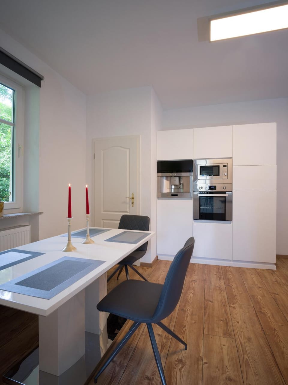 Dining area, kitchen