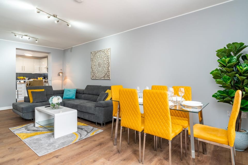 Seating area, Dining area