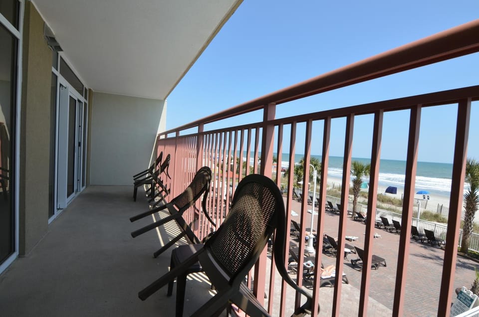 Property building, Patio, Balcony/Terrace, Sea view
