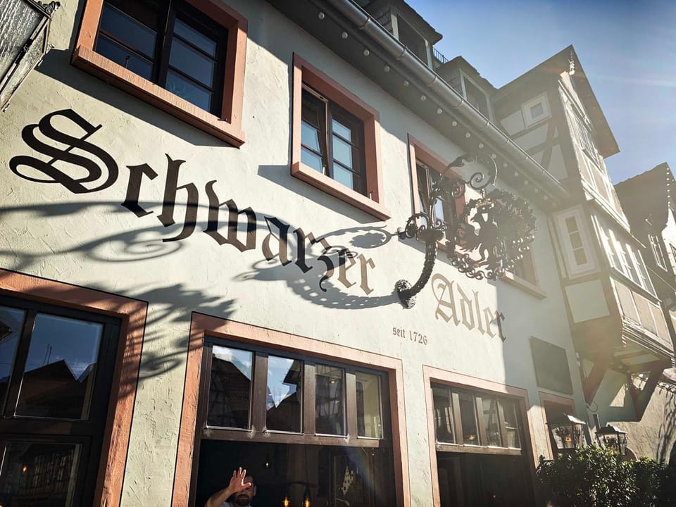 Restaurant/places to eat, Facade/entrance