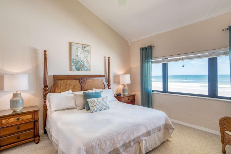 Sunrise Terrace House in Crescent Beach