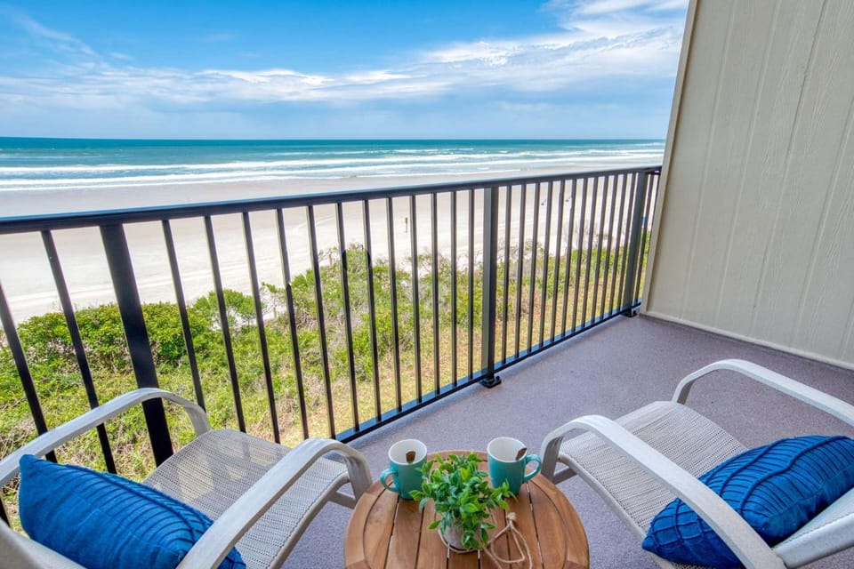 Sunrise Terrace House in Crescent Beach