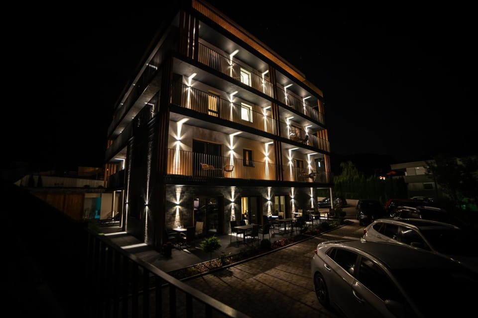 Property building, Neighbourhood