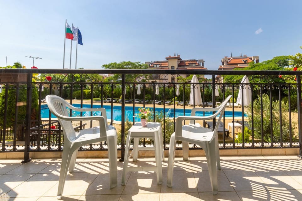 Patio, Day, View (from property/room), Balcony/Terrace, Pool view, Swimming pool