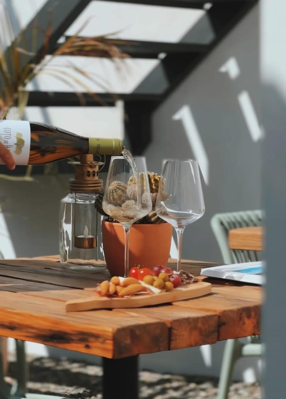 Food and drinks, Dining area, Food, Lunch, Dinner, Drinks, Alcoholic drinks