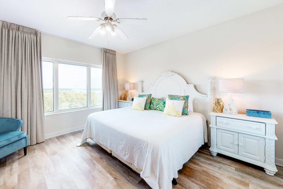 TOPS'L Summit II Apartment in Miramar Beach