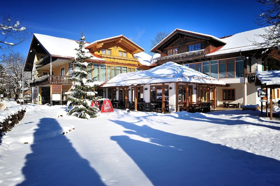 Property building, Facade/entrance, Winter
