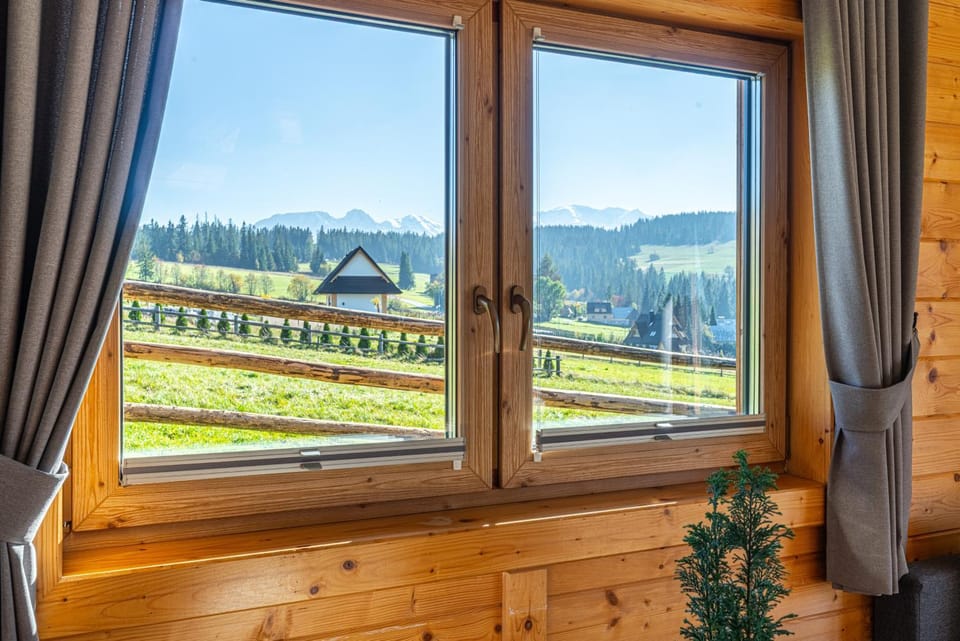 Dining area, Mountain view