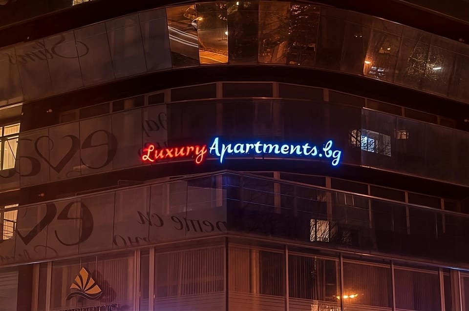 Property building, Neighbourhood, City view, Street view, Location