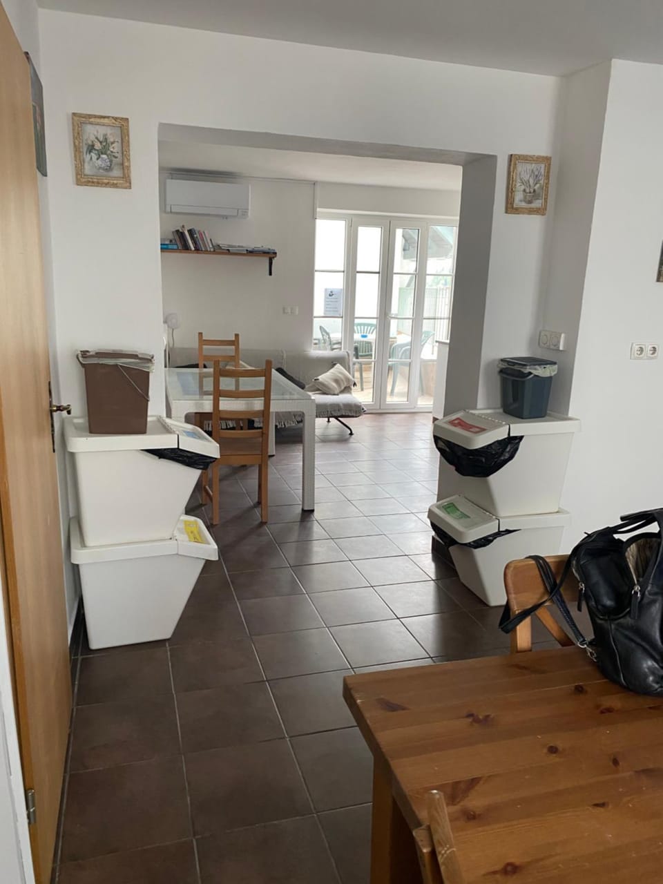 TV and multimedia, Living room, Seating area, Dining area, Communal kitchen