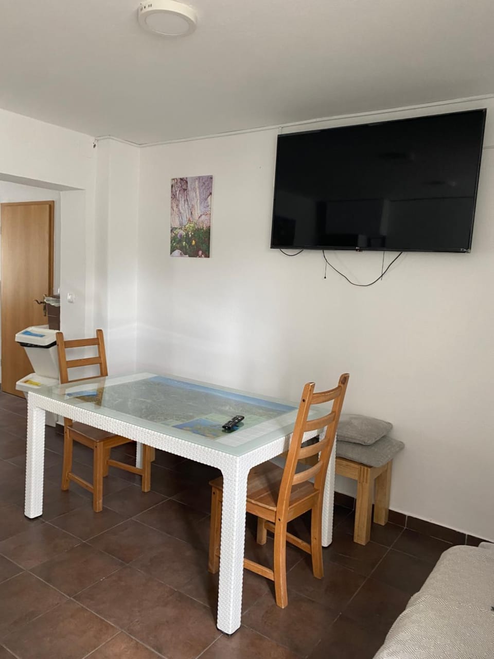 Communal lounge/ TV room, TV and multimedia, Dining area