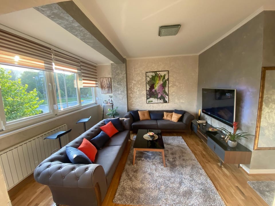 Living room, Seating area