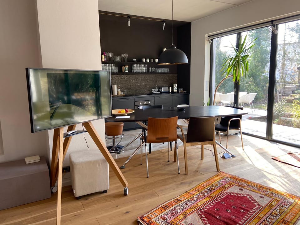 TV and multimedia, Kitchen or kitchenette, Dining area
