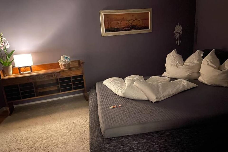 Bed, Bedroom