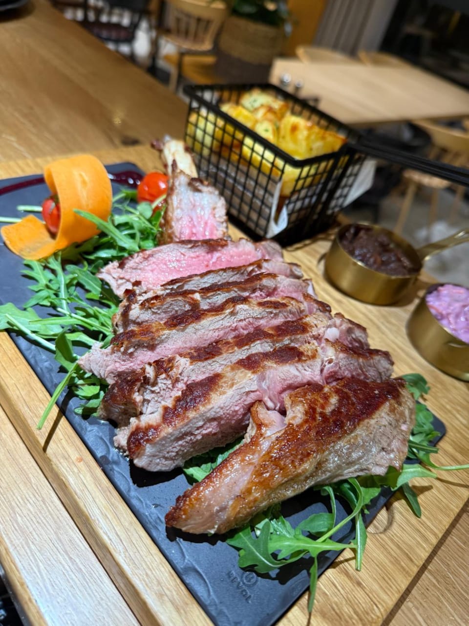 Na Vasi restavracija in prenočišča Hotel in Slovenia