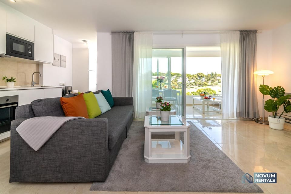 Living room, Photo of the whole room, Seating area