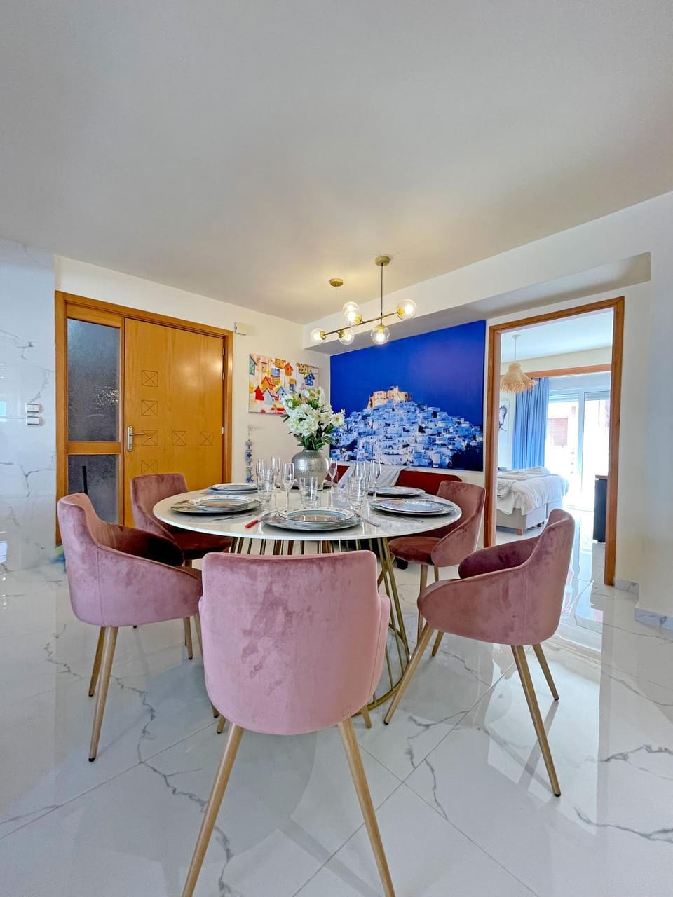 Seating area, Dining area