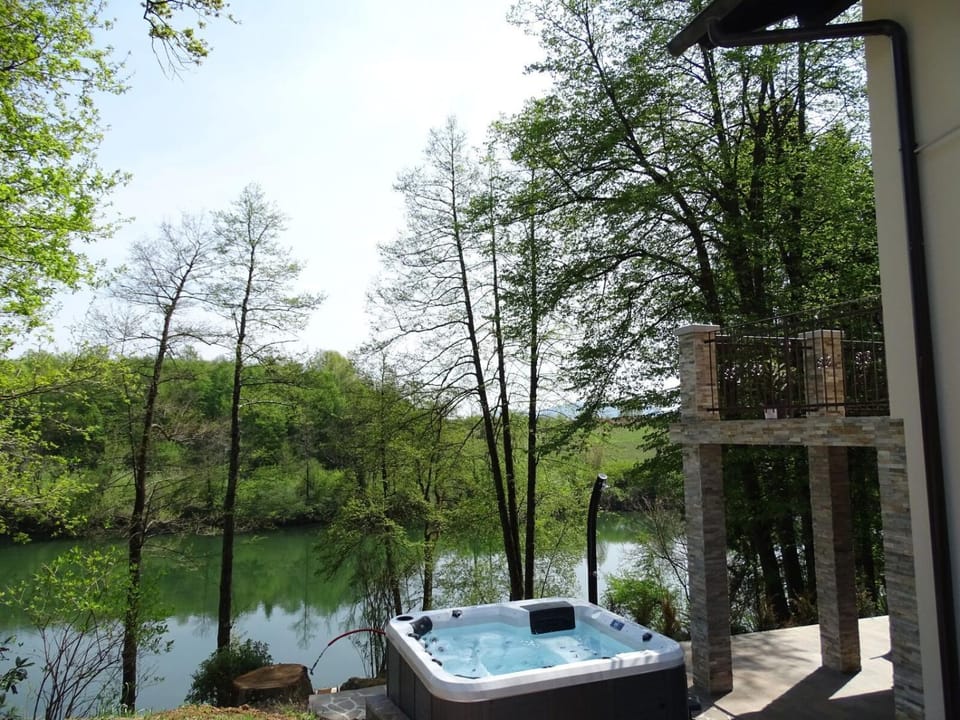 Natural landscape, Hot Tub, Beach, River view