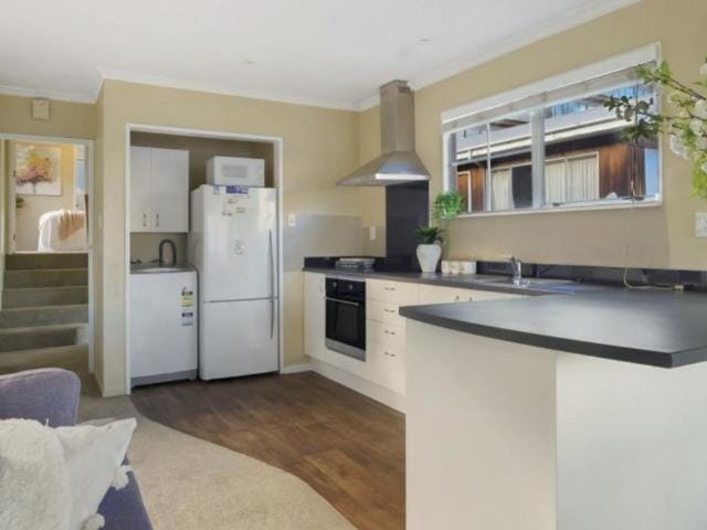 ULTIMATE CONVENIENCE, WALK-TO-TOWN TOWNHOUSE House in Queenstown