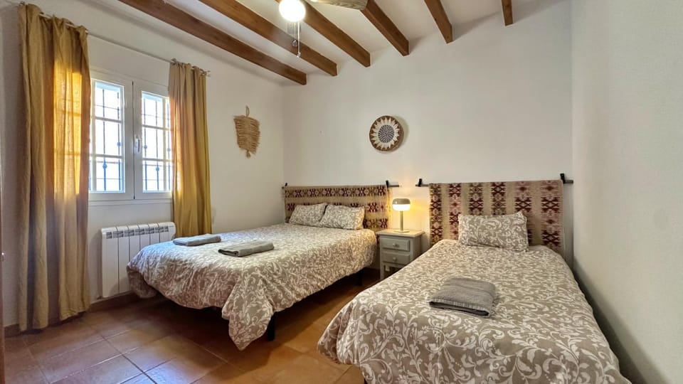 Villa Málaga con Piscina Vallada, Barbacoa y hermosas vistas by AndaraHolidays Villa in Axarquía